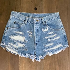 Ripped Blue denim wrangler shorts W size 30